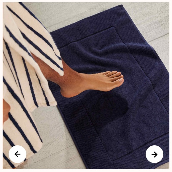 Bath Mat
Includes 1 Bath Mat BM 24”X40” - Picture 2 of 3